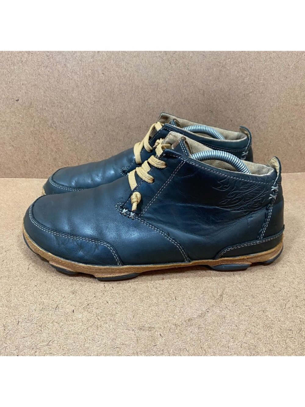 Olukai Kamuela Black Leather Chukka Boots Mens Shoes Size 9 Lace-Up Casual